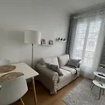 Your Parisian Home 10 Min Walk From Eiffel Tower